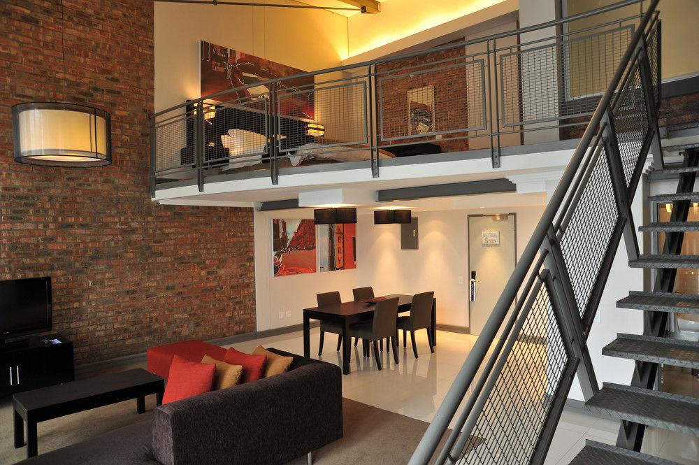 Garden Court Victoria Junction Hotel 4*