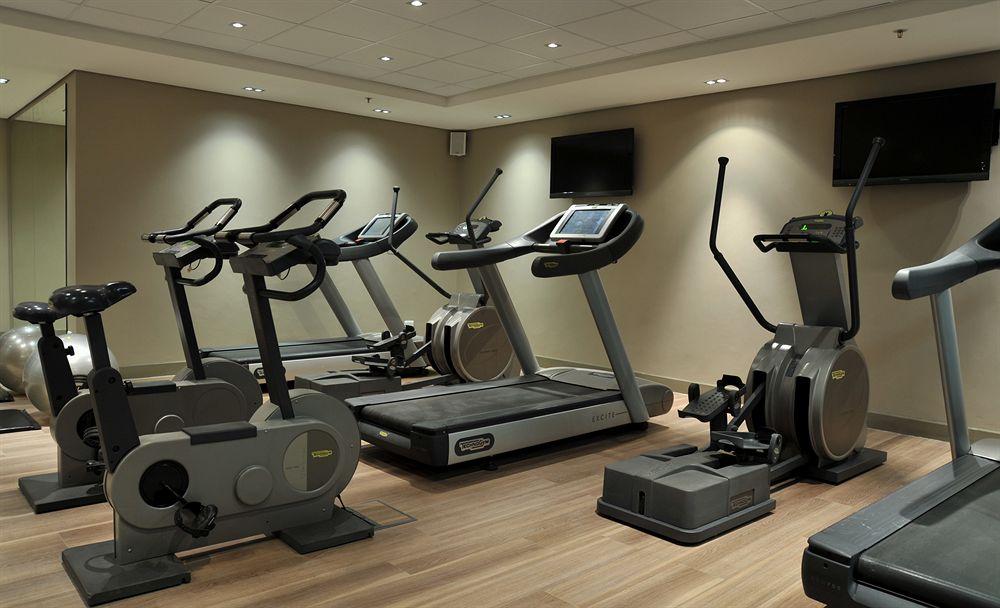 Hotel Garden Court Victoria Junction 4*
