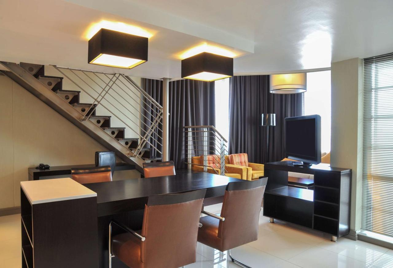 Hotel Garden Court Victoria Junction 4*