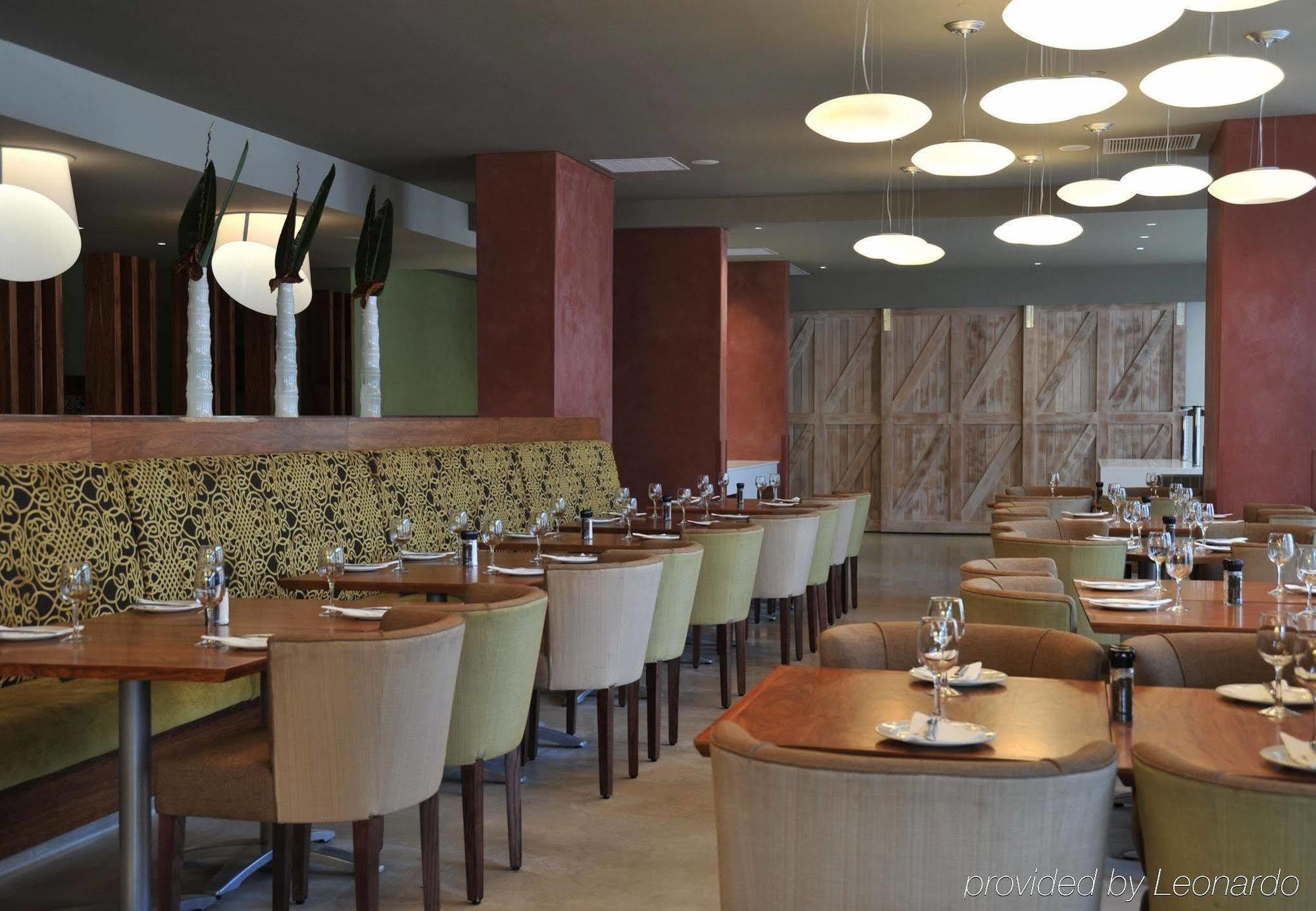Hotel Garden Court Victoria Junction 4*