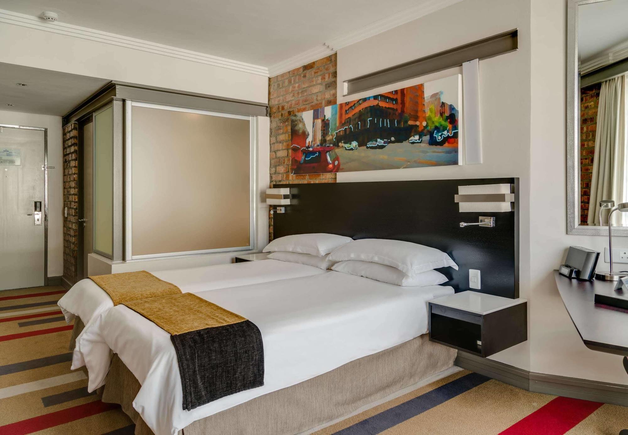 Garden Court Victoria Junction Hotel 4*